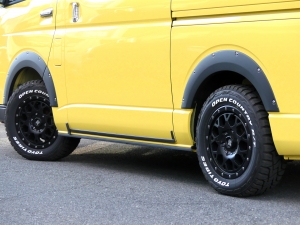 ハイエースワゴン新車アウトレット丸目換装FD-classicカスタム　ヴァージニアイエロー