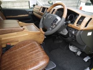 ハイエースワゴン新車アウトレット丸目換装FD-classicカスタム　ヴァージニアイエロー