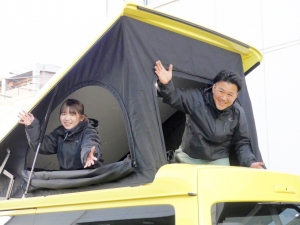 ハイエースワゴン新車アウトレット丸目換装FD-classicカスタム　ヴァージニアイエロー