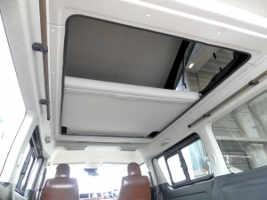 ハイエースバン新車アウトレット安全装備付き　丸目換装FD-classicカスタム