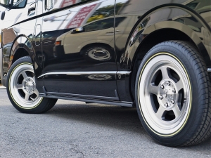 ハイエースバンディーゼル4WD　丸目カスタム　ネオクラシック