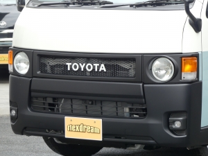 ハイエースバン新車アウトレット丸目カスタム　　ネオクラシック