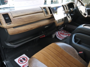 ハイエースワゴン１０人乗り　車中泊できる街乗り仕様車
