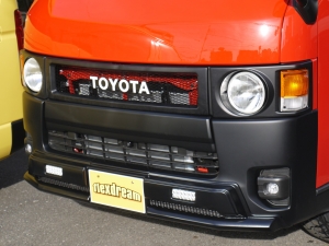 ハイエースバンディーゼル4WD　丸目カスタム　ネオクラシック
