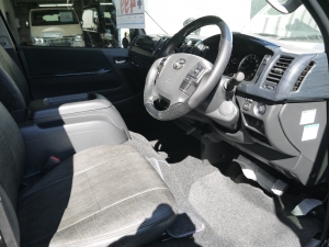 ハイエースバンディーゼル4WD　丸目カスタム　ネオクラシック