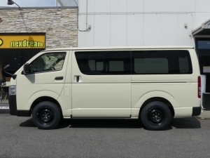 ハイエースバンDX　4WD　ディーゼル　丸目
