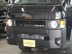 ハイエースバンディーゼル4WD　丸目カスタム　ネオクラシック