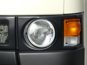 ハイエースバン新車アウトレット丸目換装FD-classicカスタム　ライトイエロー