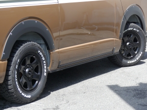 ハイエースバンディーゼル4WD　丸目カスタム　ネオクラシック