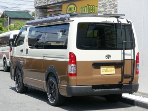 ハイエースバンディーゼル4WD　丸目カスタム　ネオクラシック