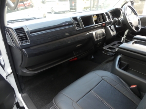ハイエースワゴン新車コンプリート　ハイエースワゴン２ＷＤ