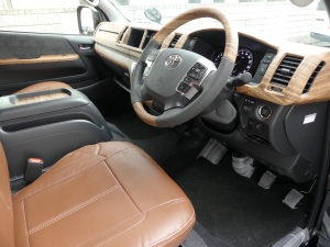 ハイエースワゴン新車コンプリート　ハイエースワゴン２ＷＤ