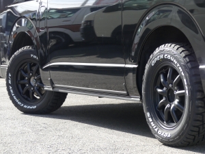 ハイエースバンディーゼル4WD　丸目カスタム　ネオクラシック