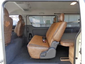 ハイエースバン新車アウトレット特設カラーライトイエロー　安全装備付き
