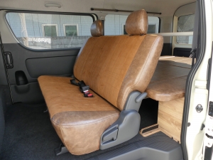 ハイエースバン新車アウトレット特設カラーライトイエロー　安全装備付き