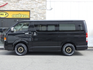 ハイエースバン新車アウトレット丸目カスタム　　ネオクラシック