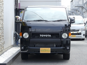 ハイエースバン新車アウトレット丸目カスタム　　ネオクラシック