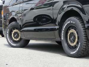 ハイエースバン新車アウトレット丸目カスタム　　ネオクラシック