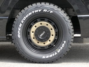 ハイエースバン新車アウトレット丸目カスタム　　ネオクラシック