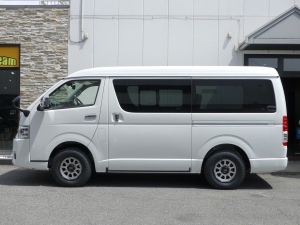 ハイエースワゴン１０人乗り　車中泊できる街乗り仕様車