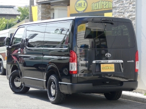 ハイエースバンディーゼル4WD　丸目カスタム　ネオクラシック