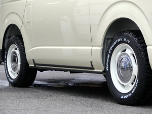 ハイエースバンディーゼル4WD　丸目カスタム　ネオクラシック