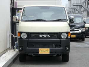 ハイエースバンディーゼル4WD　丸目カスタム　ネオクラシック