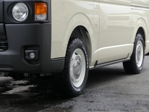 ハイエースバンディーゼル4WD　丸目カスタム　ネオクラシック
