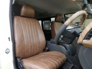 ハイエースバンディーゼル4WD　丸目カスタム　ネオクラシック