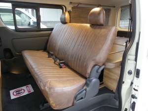 ハイエースバンディーゼル4WD　丸目カスタム　ネオクラシック