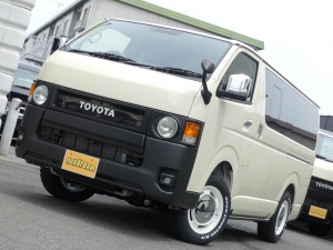 ハイエースバンディーゼル4WD　丸目カスタム　ネオクラシック