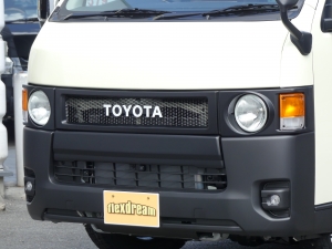 ハイエースバンディーゼル4WD　丸目カスタム　ネオクラシック