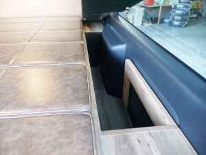 ハイエースバン新車アウトレット新車一部改良後　ディーゼル四駆