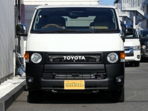 ハイエースバンディーゼル4WD　丸目カスタム　ネオクラシック