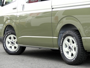 ハイエースバンディーゼル4WD　丸目カスタム　ネオクラシック