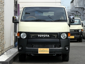 ハイエースバンディーゼル4WD　丸目カスタム　ネオクラシック