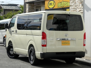 ハイエースバンディーゼル4WD　丸目カスタム　ネオクラシック