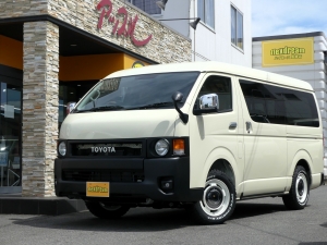 ハイエースＶ特設カラーライトイエロー　安全装備付き