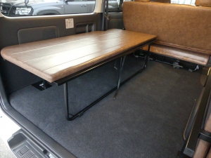ハイエースバン特設カラーライトイエロー　安全装備付き