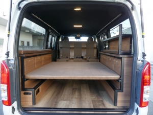 ハイエースバン新車アウトレット新車　ディーゼル四駆　４ＷＤ