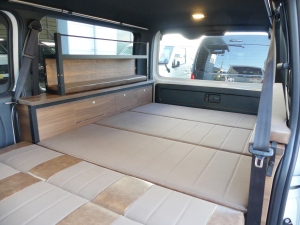 ハイエースバン新車アウトレット新車　ディーゼル四駆　４ＷＤ