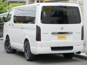 ハイエースバン新車アウトレット新車　ディーゼル四駆　４ＷＤ