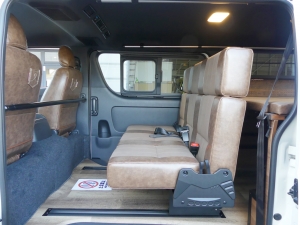 ハイエースバン新車アウトレット新車　ディーゼル四駆　４ＷＤ