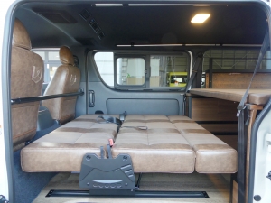ハイエースバン新車アウトレット新車　ディーゼル四駆　４ＷＤ