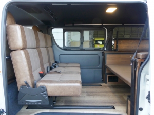 ハイエースバン新車アウトレット新車　ディーゼル四駆　４ＷＤ