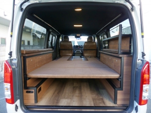 ハイエースバン新車アウトレット新車　ディーゼル四駆　４ＷＤ