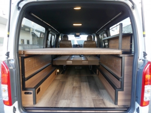 ハイエースバン新車アウトレット新車　ディーゼル四駆　４ＷＤ