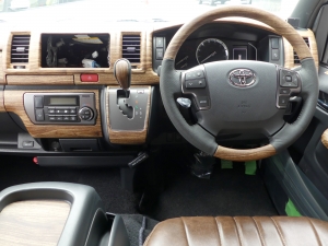 ハイエースバン新車アウトレット新車　ディーゼル四駆　４ＷＤ
