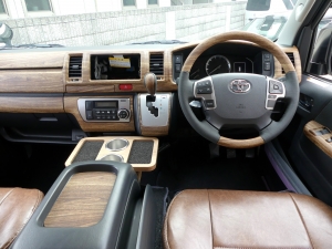 ハイエースバンディーゼル4WD　丸目カスタム　ネオクラシック