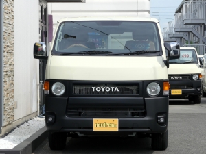 ハイエースバンディーゼル4WD　丸目カスタム　ネオクラシック